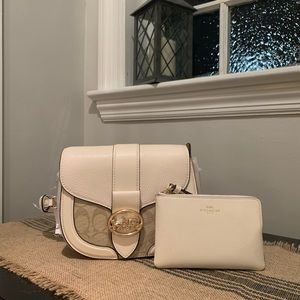 💕Coach crossbody Saddle Bag With Wristlet